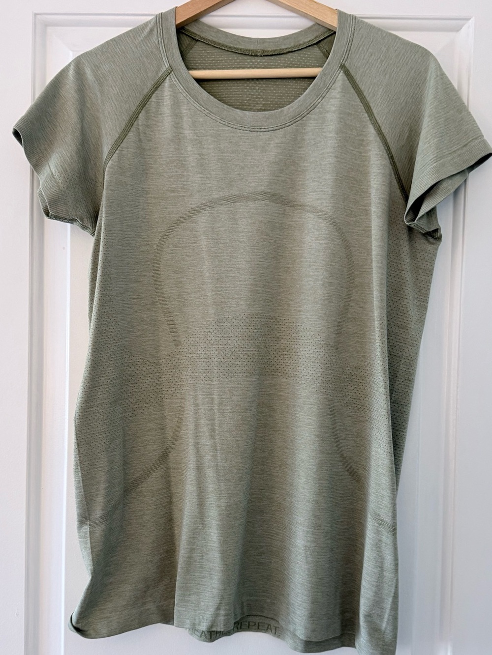 Lululemon GUC Swiftly Tech Women’s 12
With Tote Bag Included